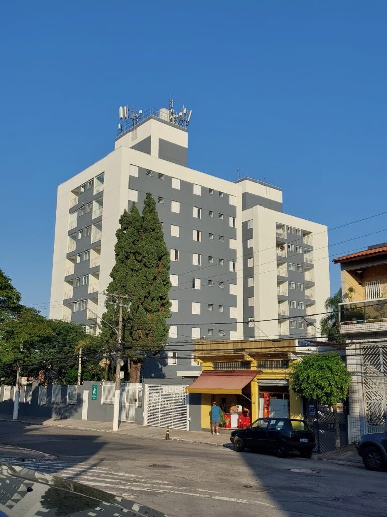 Fachada do Condomínio Residencial Amazonas depois da revitalização.