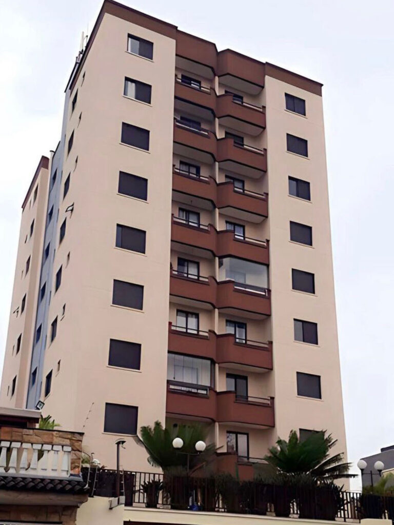 Fachada do Condomínio Lanzarotte depois da revitalização.